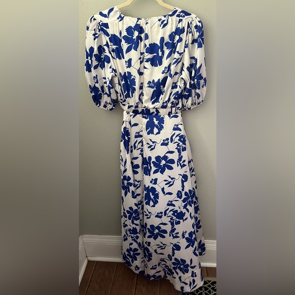 Petal & Pup Aminah Puff Sleeve Cut Out Dress In Blue Floral Size Medium New - Picture 6 of 14